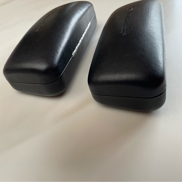 Pair of Visionworks hard shell glasses cases - Picture 4 of 9